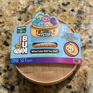 2 pack Squishy Bun Rainbow Mystery Toy